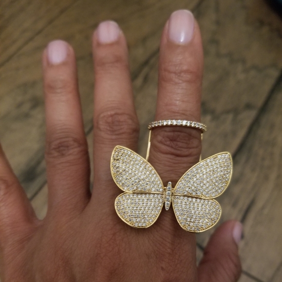 Moving Paved Butterfly Ring Gold Size 5 or 5.5 - Picture 8 of 14